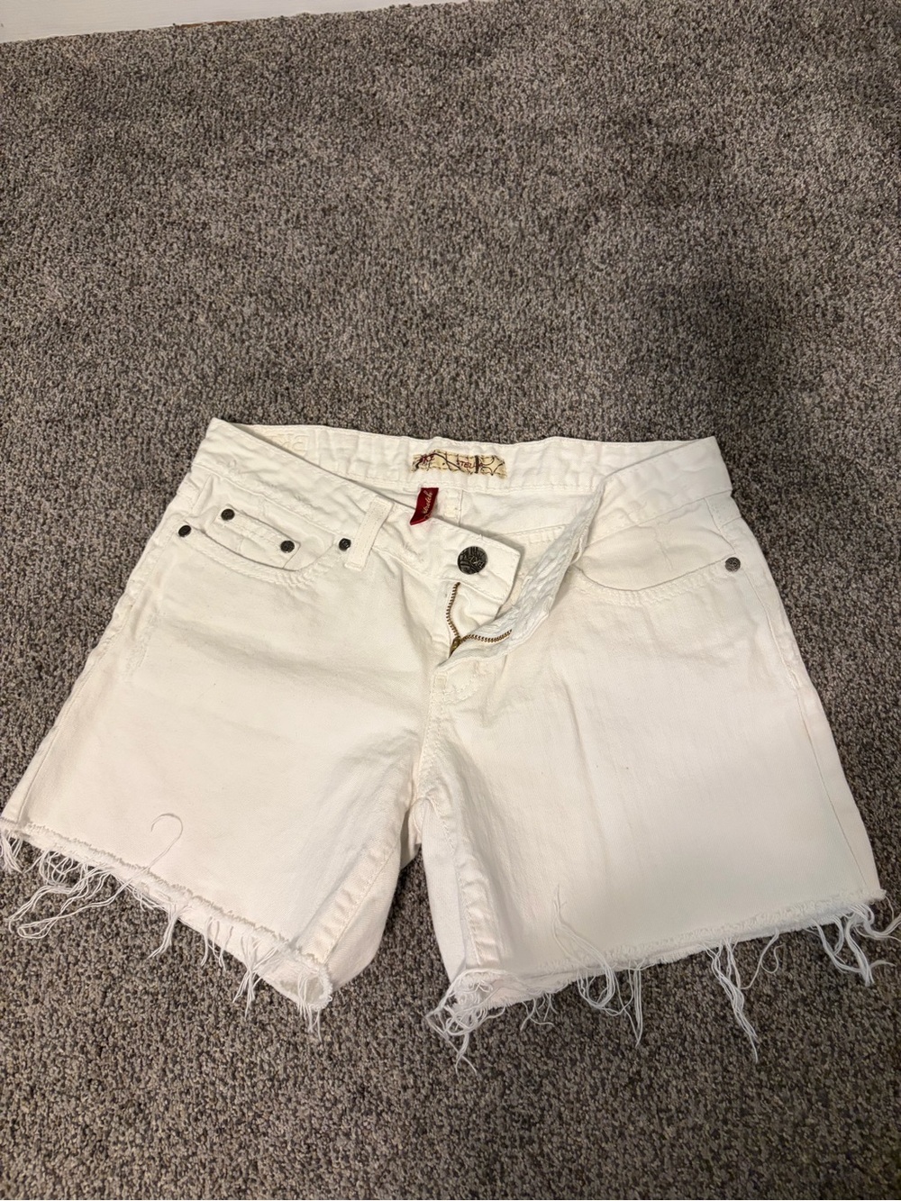 BKE White Distressed Frayed Hem Denim Shorts